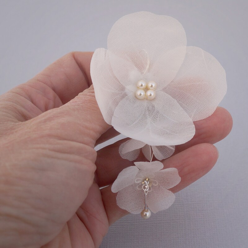 Garden Wedding Earring, Dangle EarringFabric Flower Earrings, Silk Flower Earrings, Silver White Flower Earrings, Pearl Floral Earrings